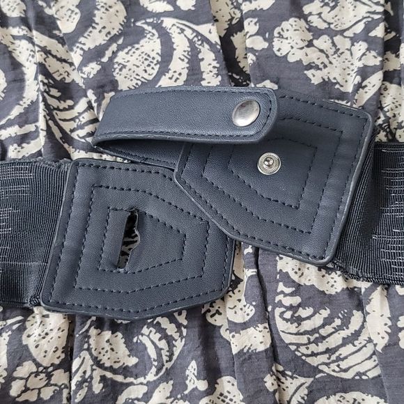 Annabelle- Capsleeve Botanical Print Mini Dress, Sz. Medium - Picture 5 of 13